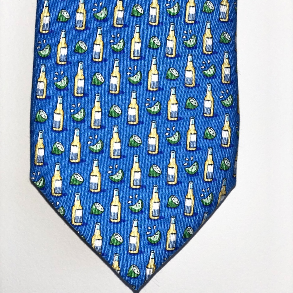 NWT VINEYARD VINES Mens Beer Tie 100% Silk - Picture 6 of 6